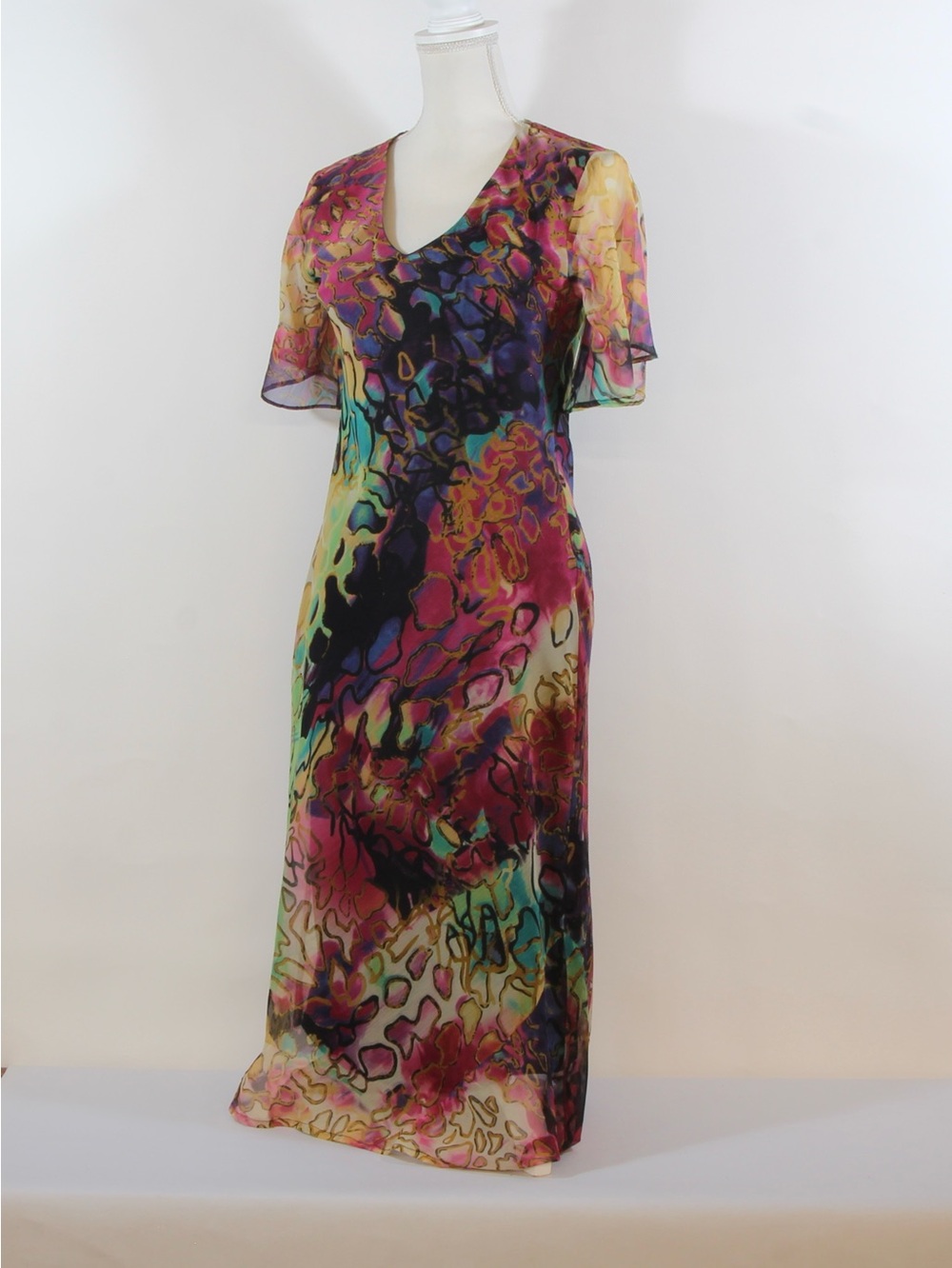 The Pyramid Collection Multicolor V-Neck Midi Dress - Picture 3 of 5